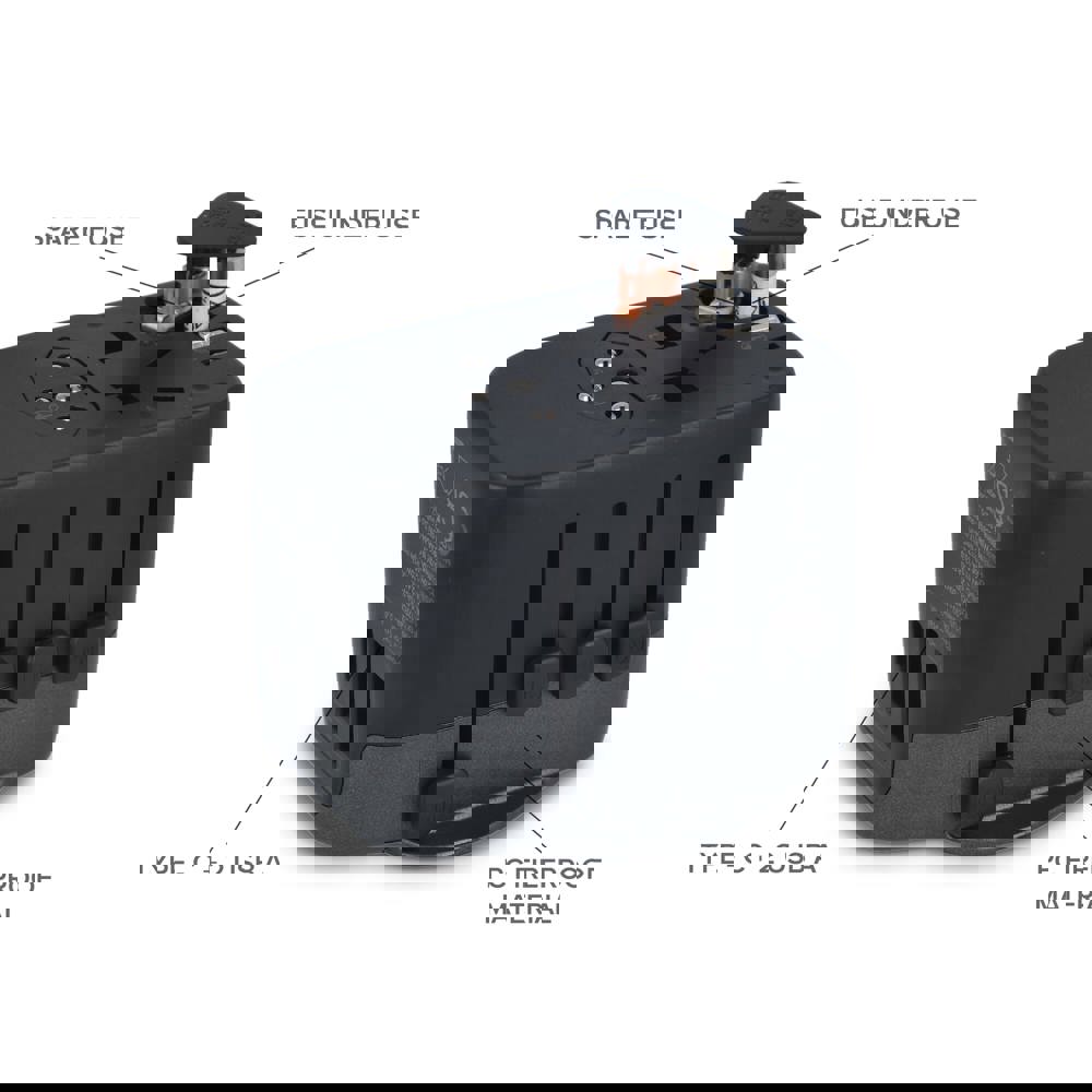  PowerPro Reiseadapter aus recyceltem Kunststoff